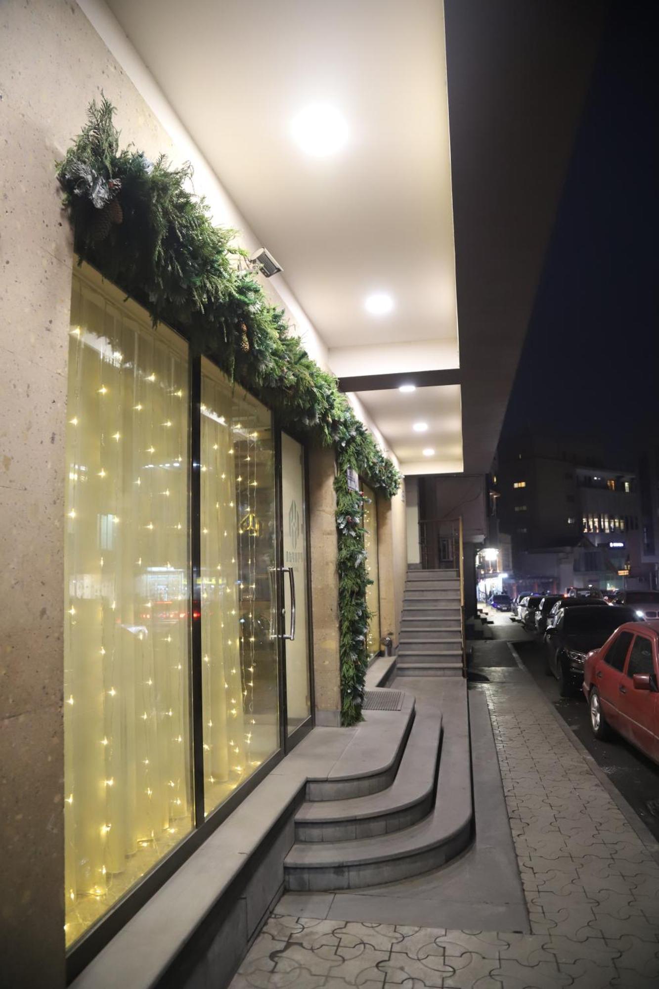 Evn Boutique Hotel Ереван Екстериор снимка